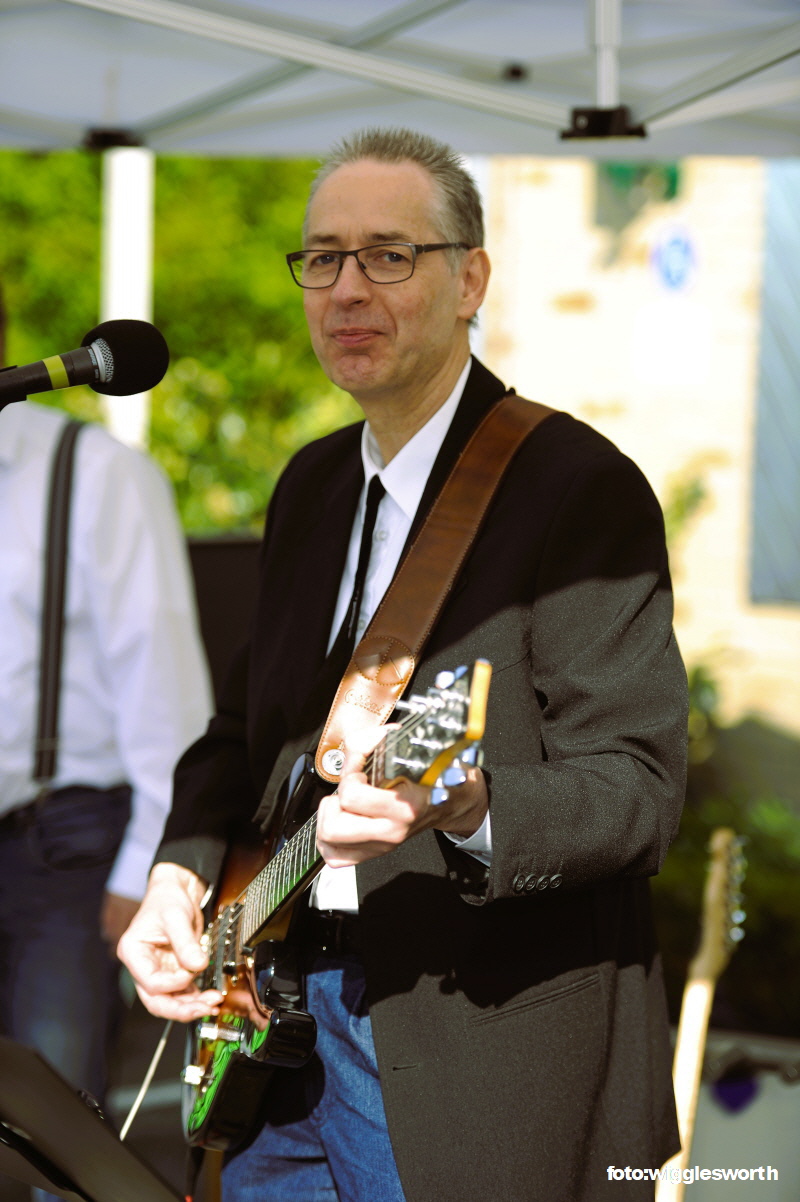 Eddy - Gitarrenbeauftragter bei Chord Brothers